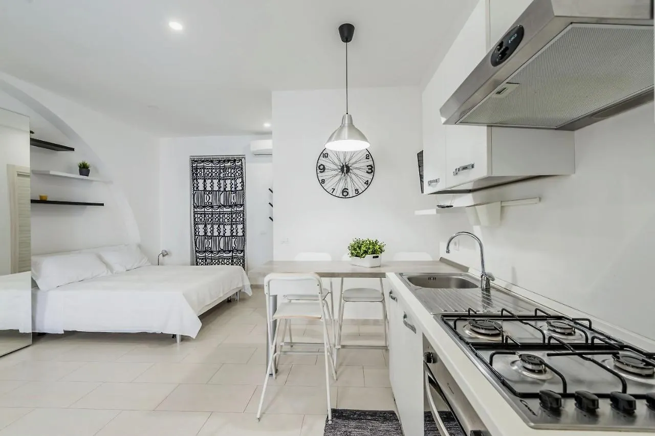 Black And White Apartment By Wonderful Italy Catania Italy