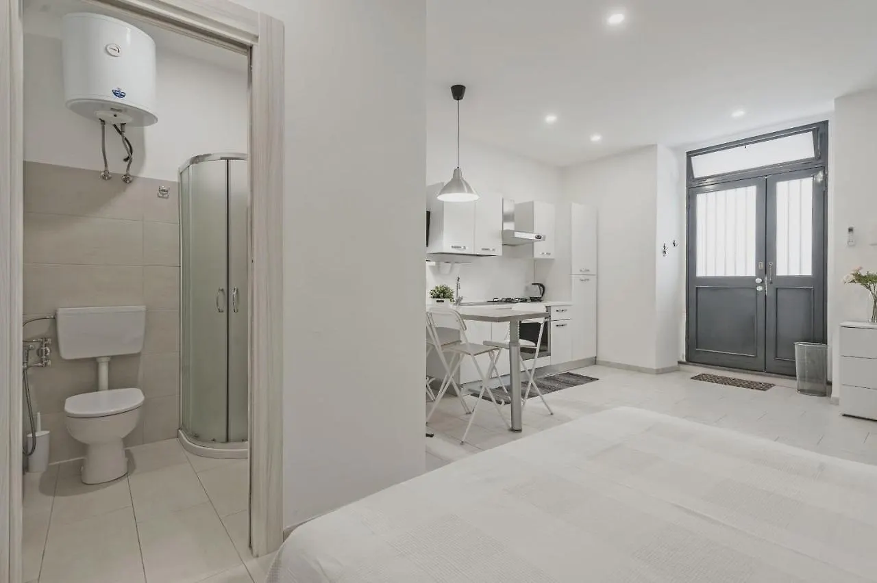 Black And White Apartment By Wonderful Italy Catania